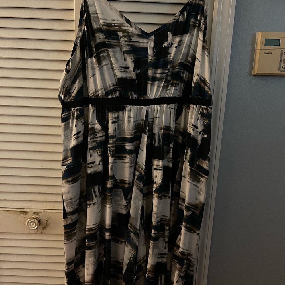 Vera Wang Black and White Abstract Maxi Dress